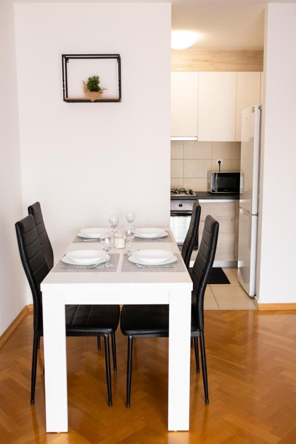 Martes Apartment *