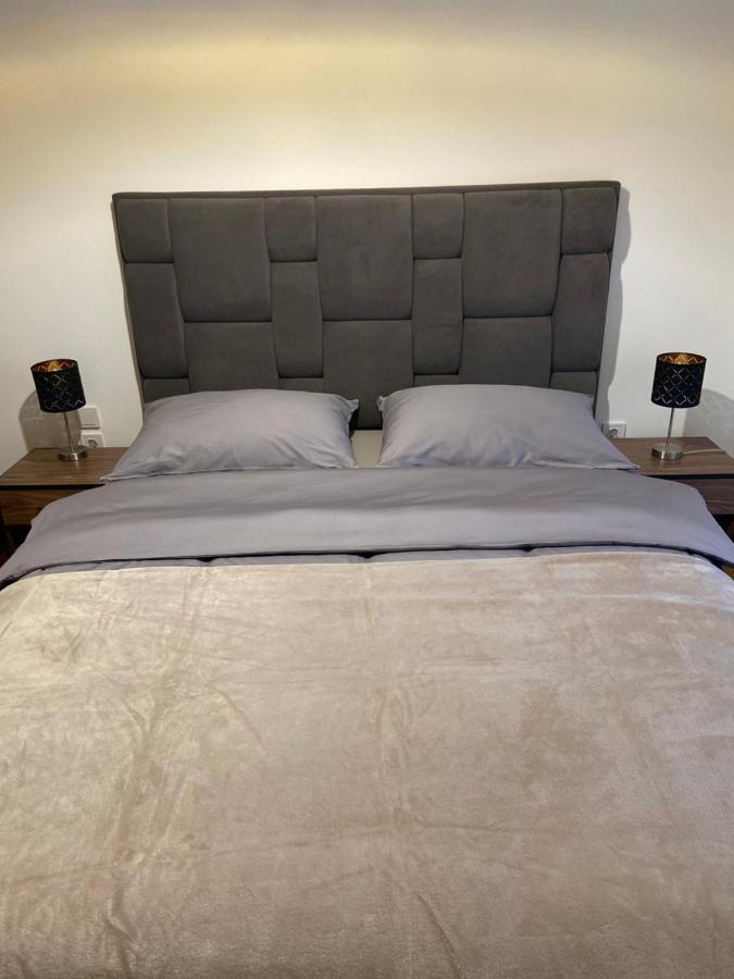 Martes Apartment *